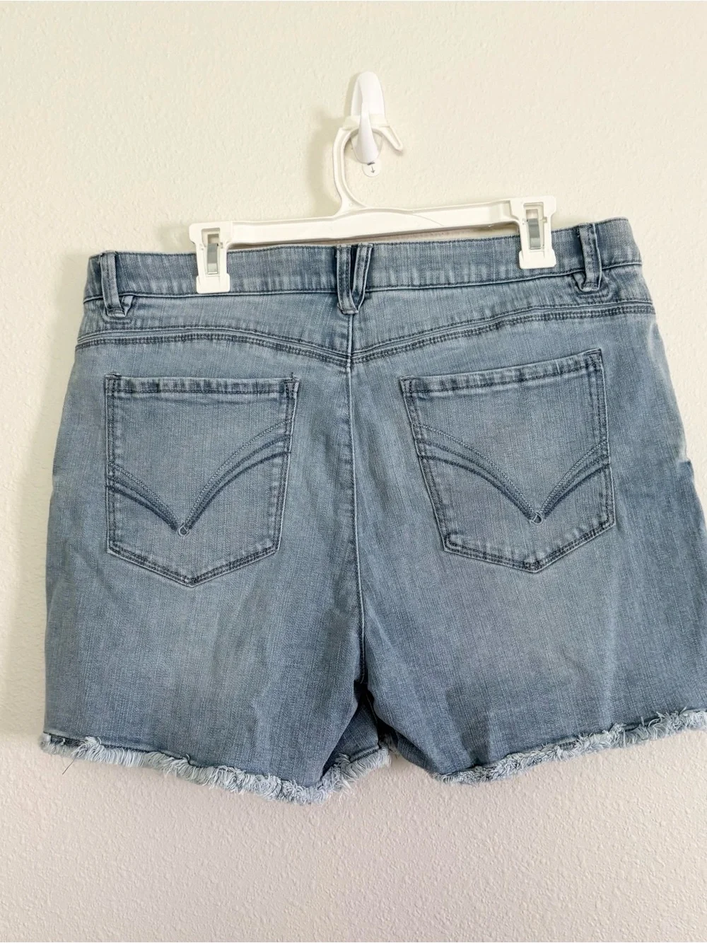 Democracy Ab Solution Jean Shorts Womens Size 16 High Rise Stretch Light Wash